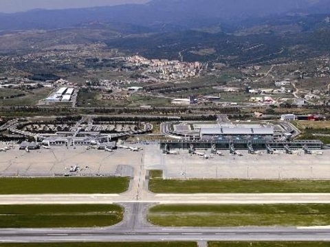 9828473-480x360.jpg